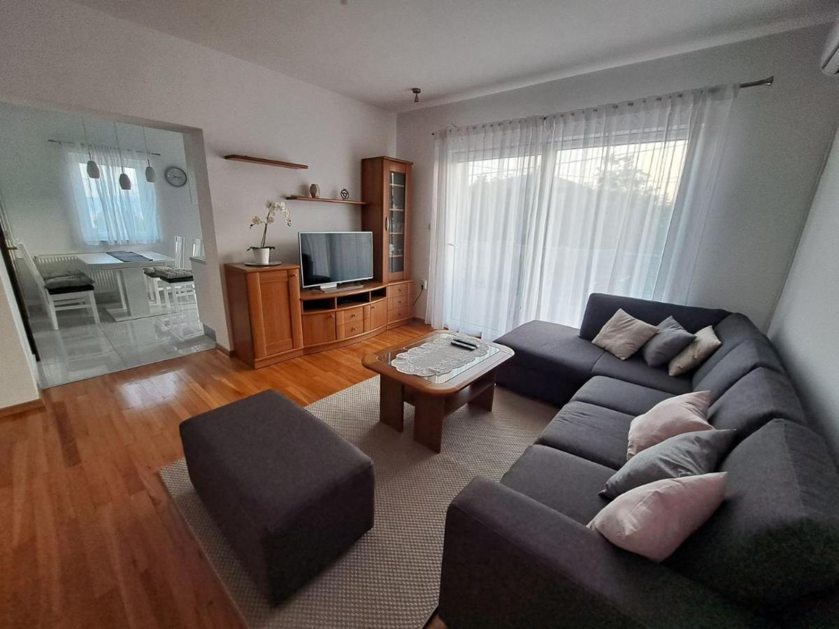 Apartment Nina Novi Vinodolski Zewnętrze zdjęcie